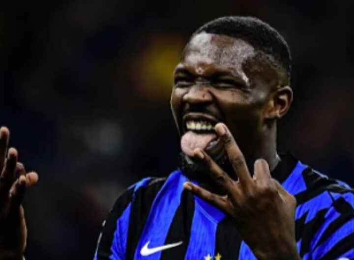 Thuram esulta dopo un gol con l'Inter