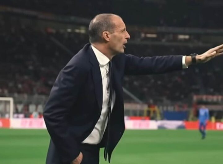 Allegri dà indicazioni dalla panchina