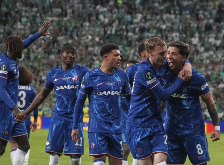 I giocatori del Chelsea festeggiano dopo un gol