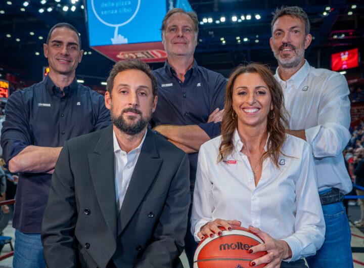 la squadra dei commentatori di Sky Sport Basket. Da sinistra, in alto: Matteo Soragna, Davide Pessina, Andrea Meneghin, Marco Belinelli, Chicca Magni
