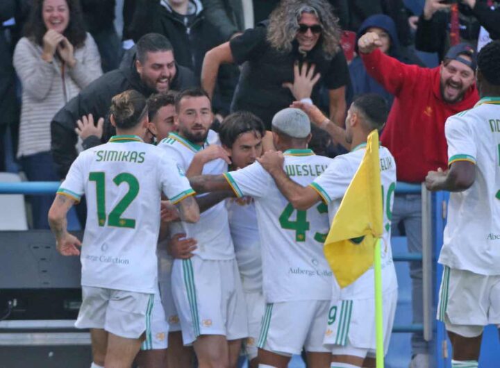 La Roma batte il Sassuolo: agganciato il Napoli in vetta