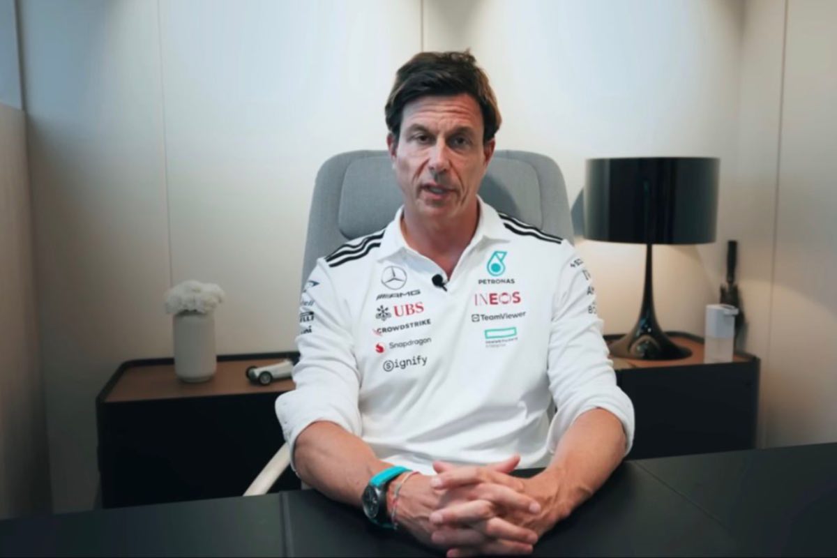 Mercedes, Wolff blinda Russell