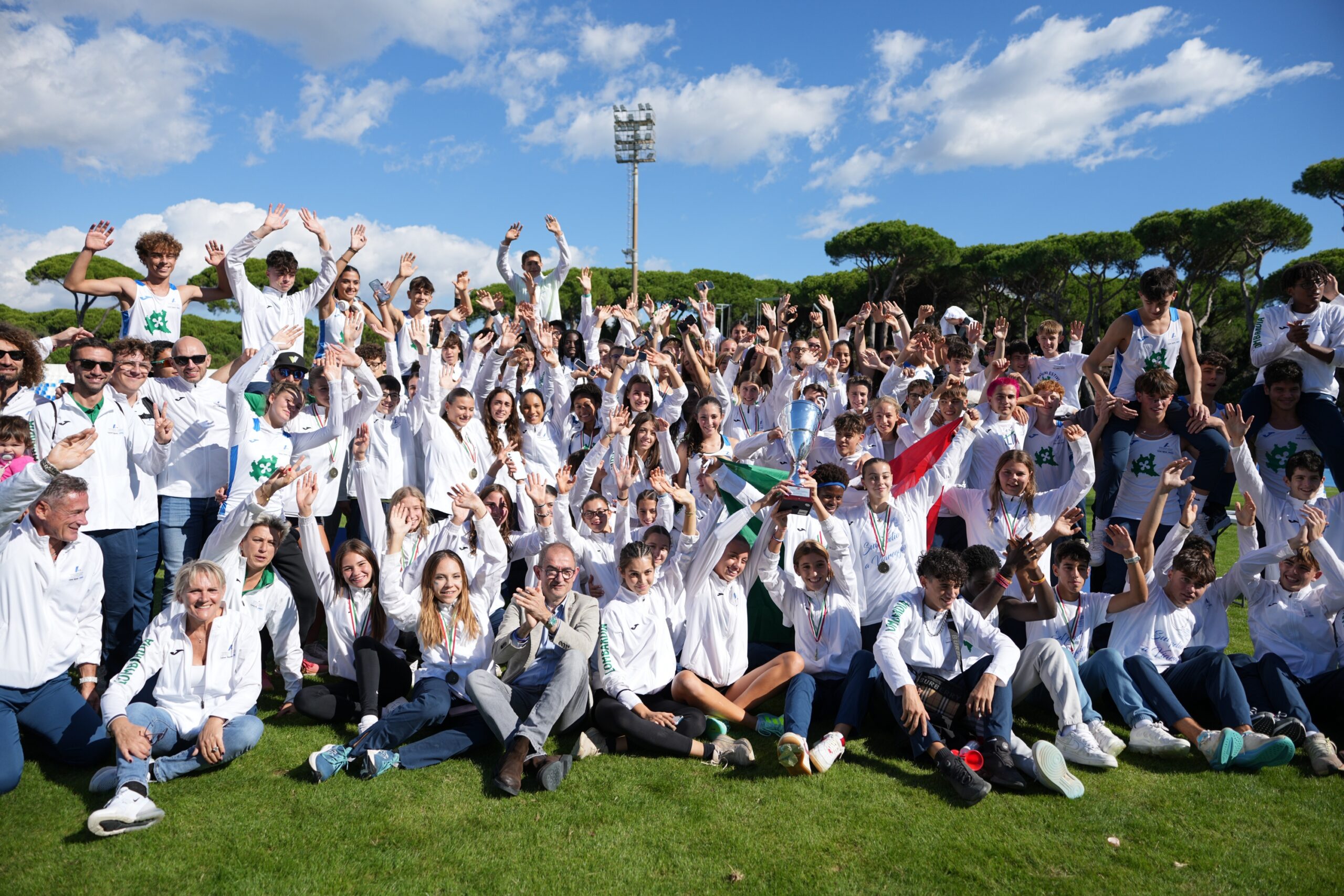 La premiazione della Lombardia a Viareggio (foto Grana/FIDAL)
