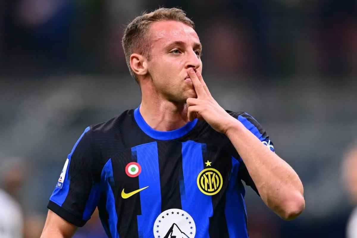 Davide Frattesi in campo con l'Inter