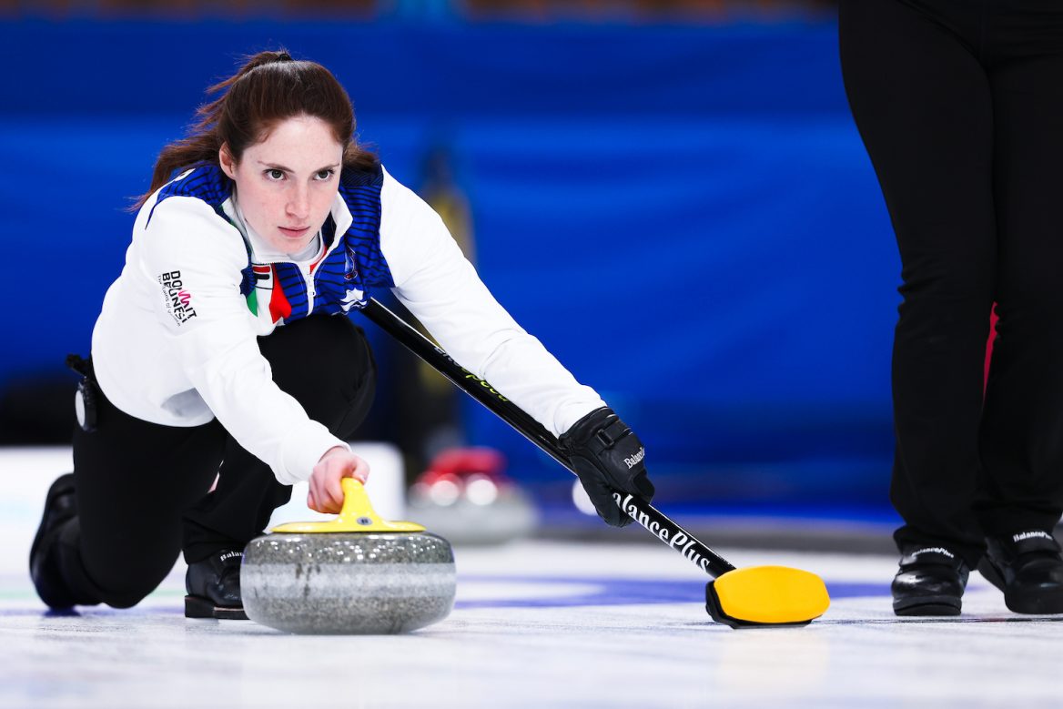 Curling Rebecca Mariani