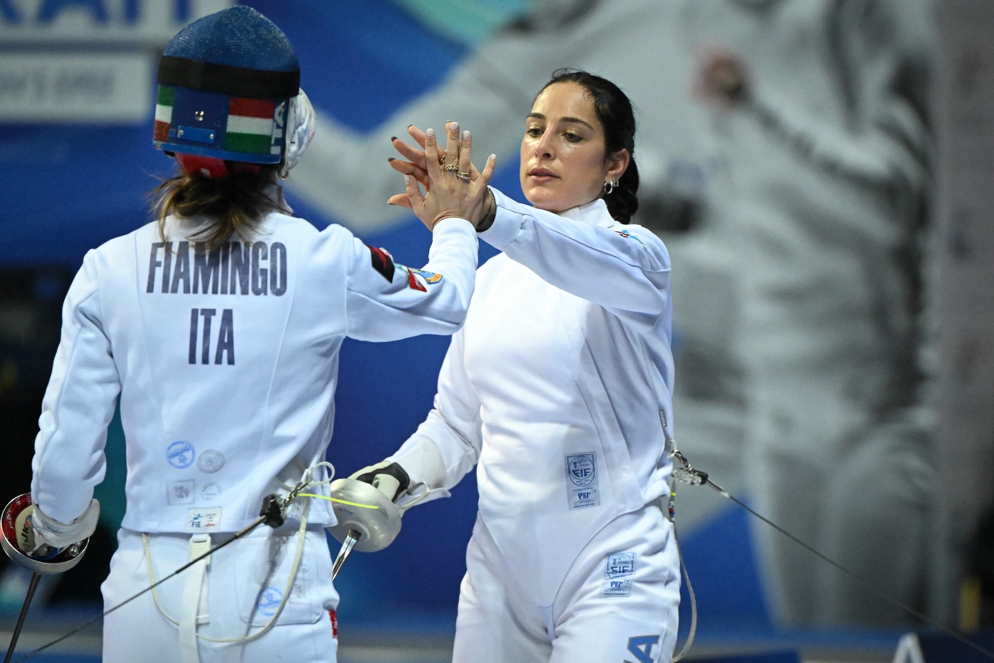 Santuccio e Fiamingo stretta di mano post derby