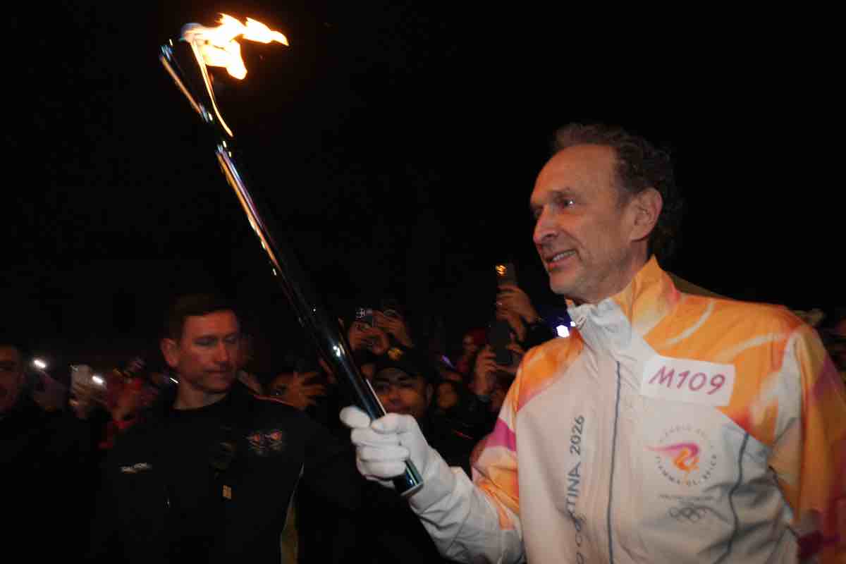 Mauro Nespoli tedoforo