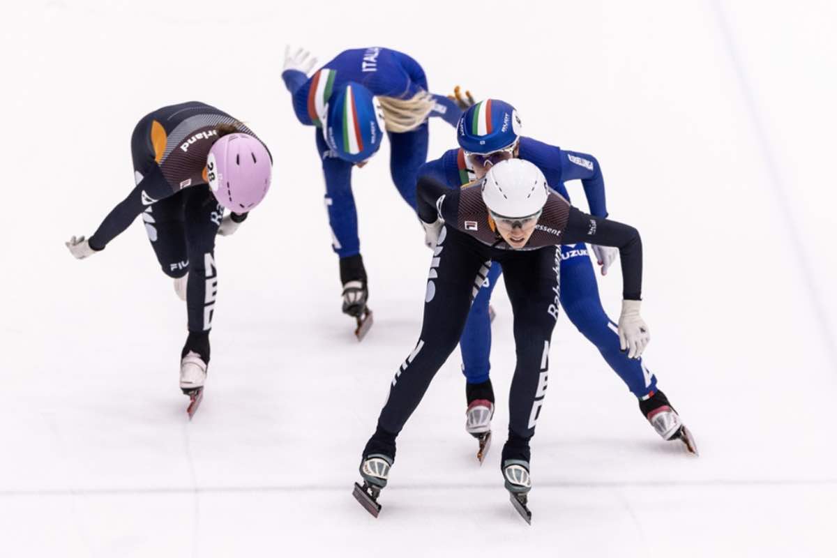 Short track staffetta femminile