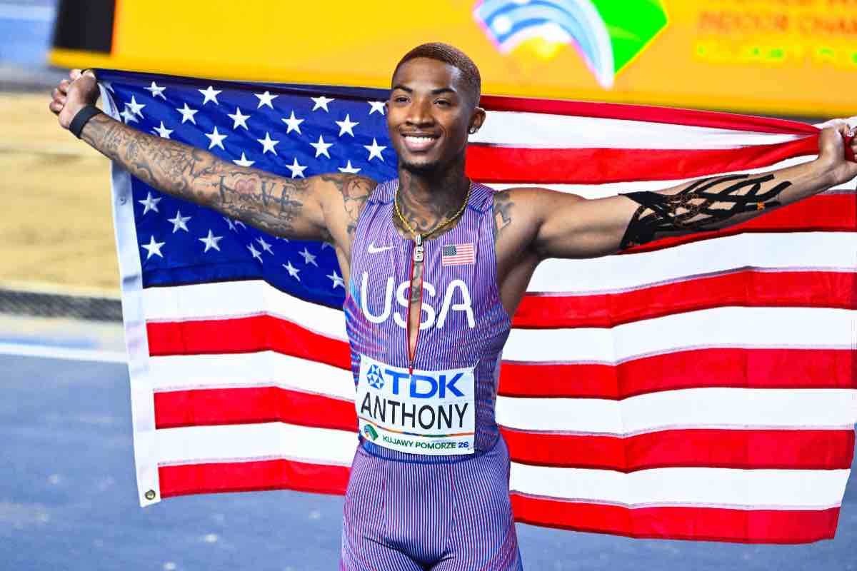 Anthony Mondiali indoor