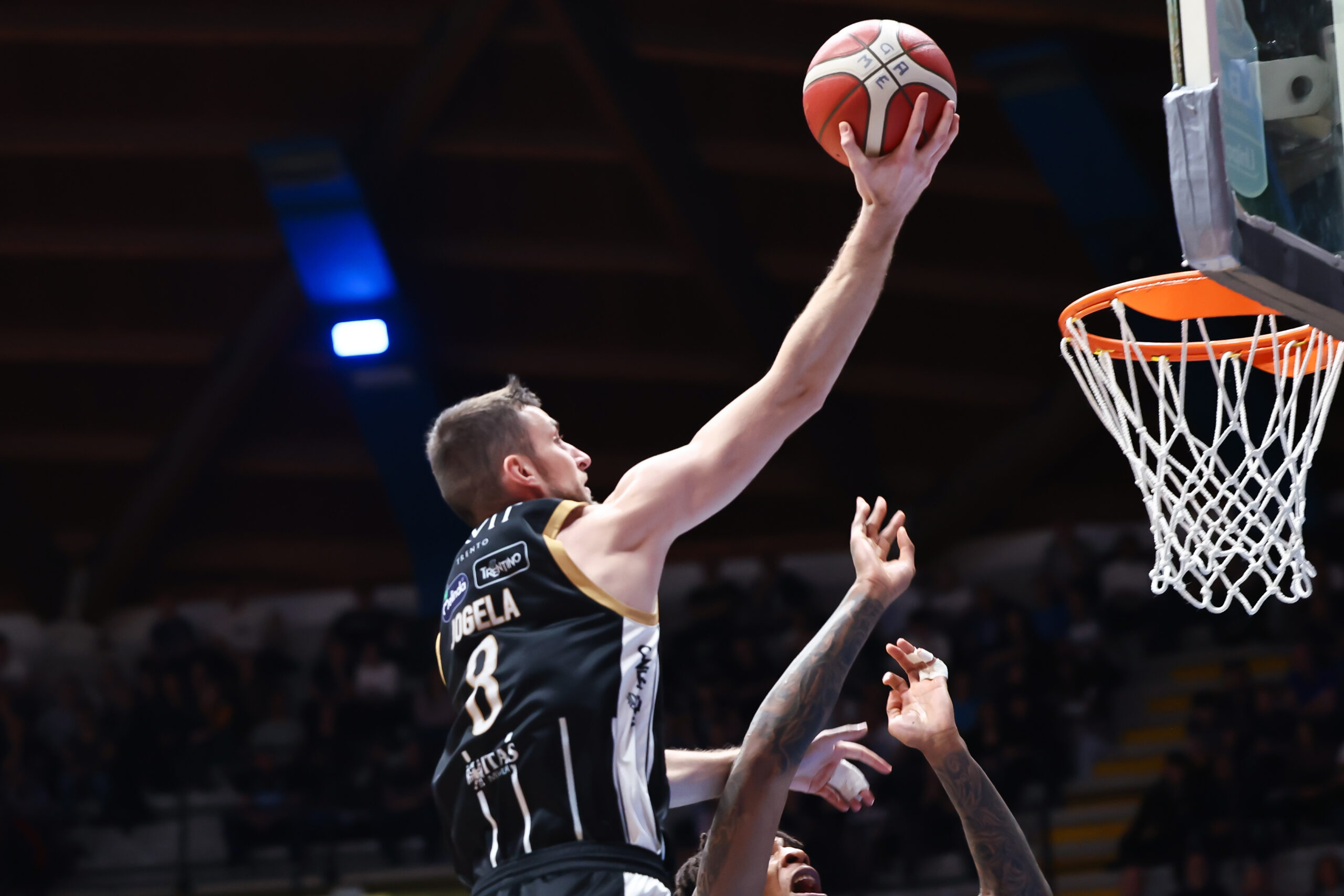Basket LBA Serie A1 Acqua S.Bernardo Cantu vs Dolomiti Energia Trentino