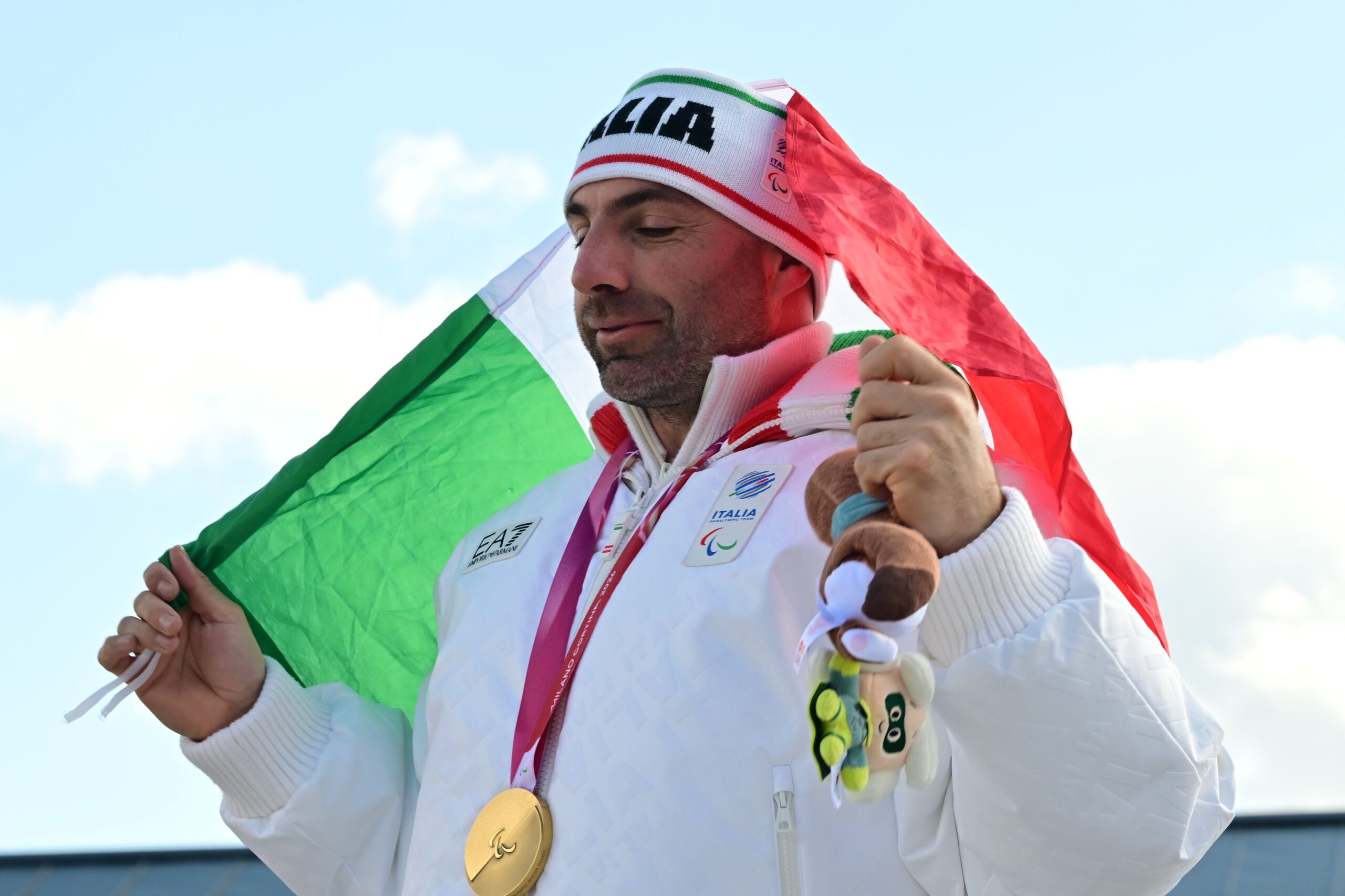 Cortina D'Ampezzo, Giochi Paralimpici Milano Cortina 2026 l'Italia vince la medaglia d'oro nello snowboard con Emmanuel Perathoner