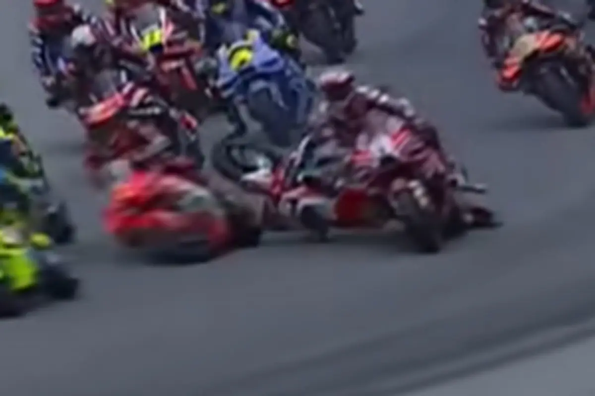 L'incidente di Barcellona che ha coinvolto Bagnaia e Zarco