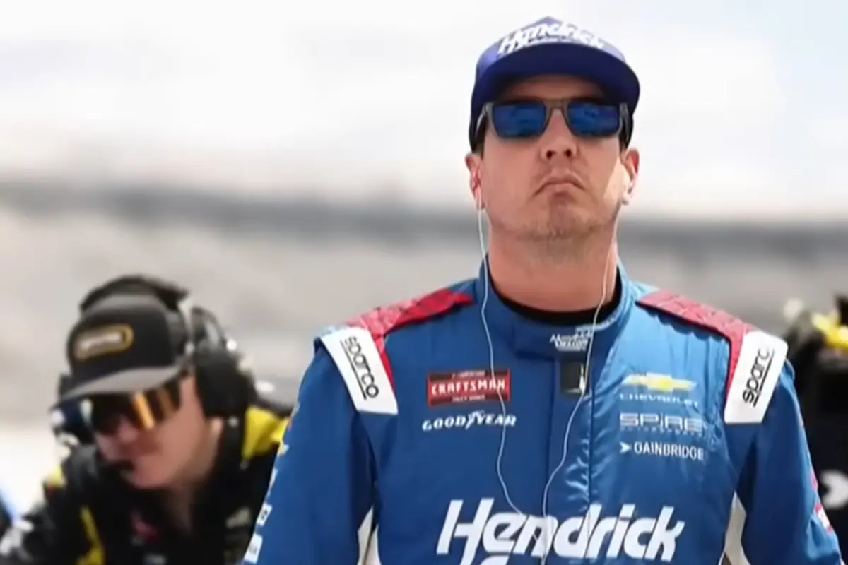 Busch durante una pausa prima di una gara di Nascar