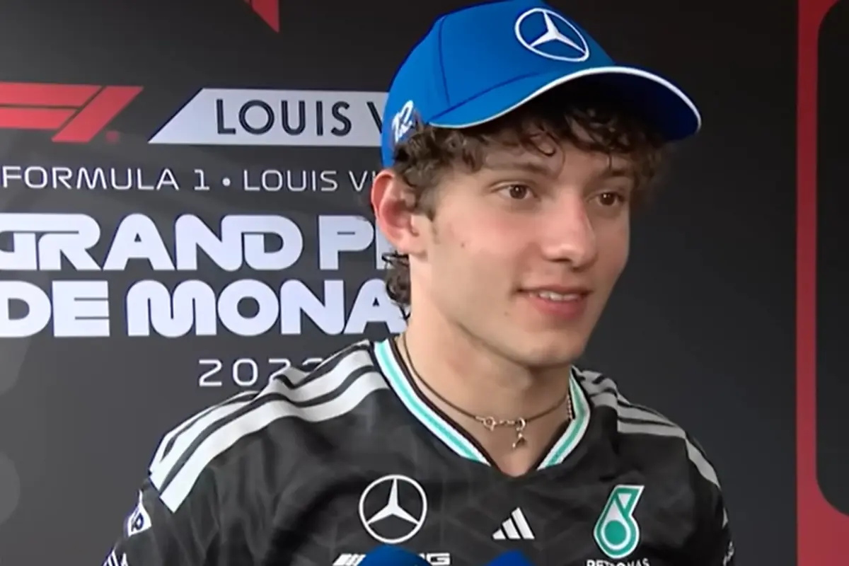 Antonelli raggiante dopo la vittoria del GP di Monaco