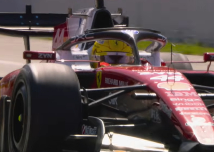 Hamilton esulta per la sua prima vittoria con la Ferrari