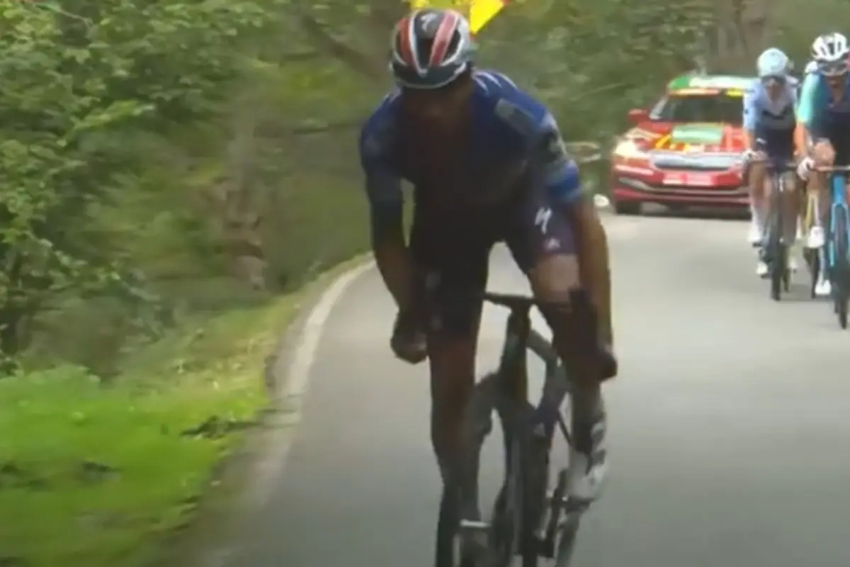 Mikel Landa in azione durante La Vuelta