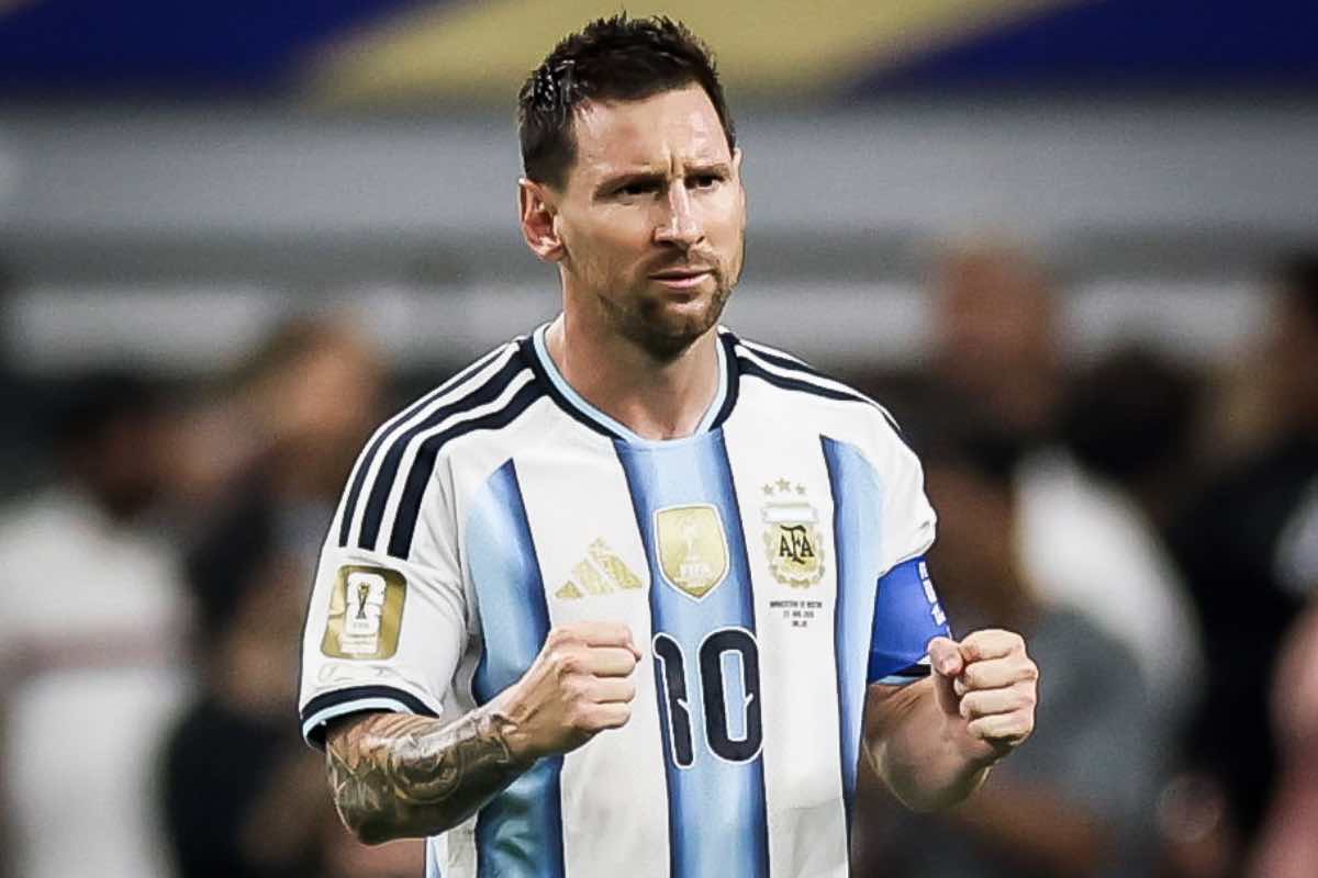 Messi esulta