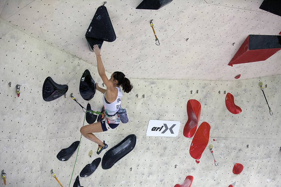 Gradaschi climbing
